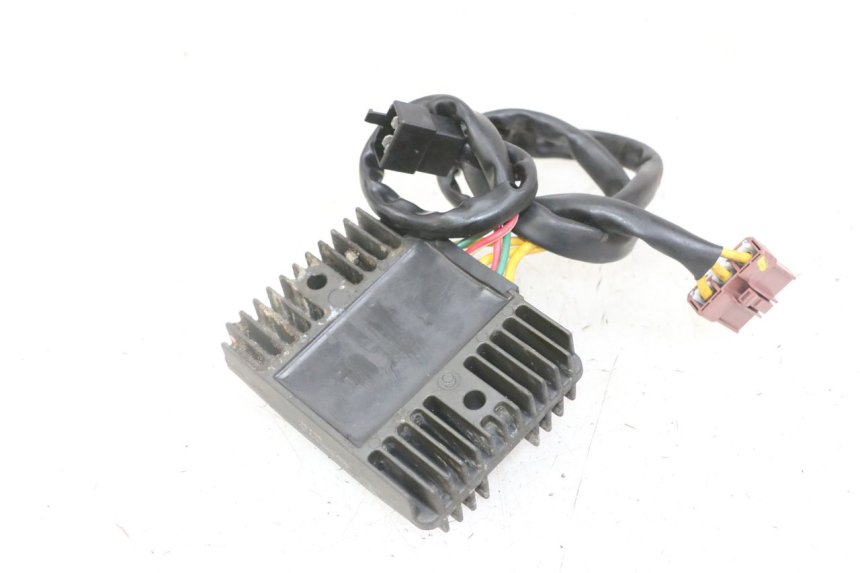 photo de REGULADOR DE CARGA GILERA NEXUS 125 (2009 - 2013) - Pontos de fixação