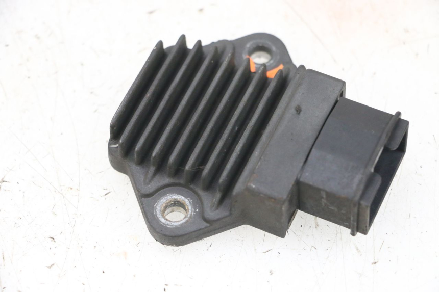 photo de REGULADOR DE CARGA HONDA NSR R 125 (1994 - 2003) - Ampliação técnica