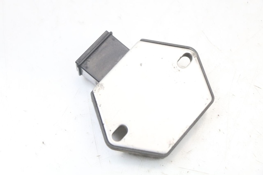 photo de REGULADOR DE CARGA HONDA NTV DEAUVILLE 650 (1998 - 2001) - Outro ângulo de visão