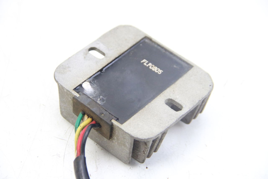 photo de REGULADOR DE CARGA SELECT UP OCTALIS 125 (2007 - 2012) - Detalhe da peça