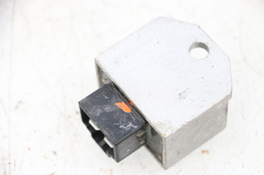 photo de REGULADOR DE CARGA SYM ORBIT 2 50 (2008 - 2014) - Detalhe da peça