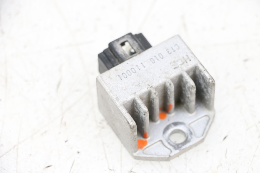 photo de REGULADOR DE CARGA SYM ORBIT 2 50 (2008 - 2014) - Ampliação técnica