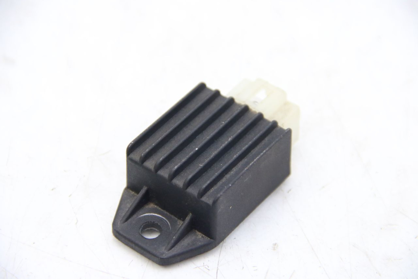 photo de REGULADOR DE CARGA TNT MOTOR OTTO 2T 50 (2012 - 2018) - Zoom do estado de desgaste