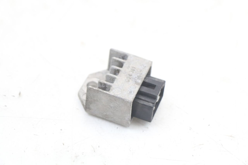 photo de REGULADOR DE CARGA PEUGEOT ELYSTAR 50 (2002 - 2014) - Outro ângulo de visão