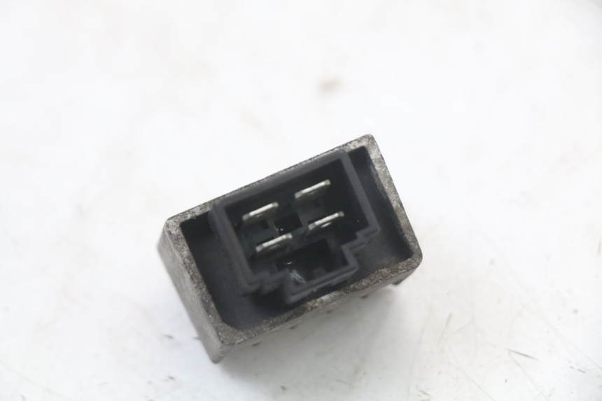 photo de REGULADOR DE CARGA PEUGEOT ELYSTAR 50 (2002 - 2014) - Outro ângulo de visão