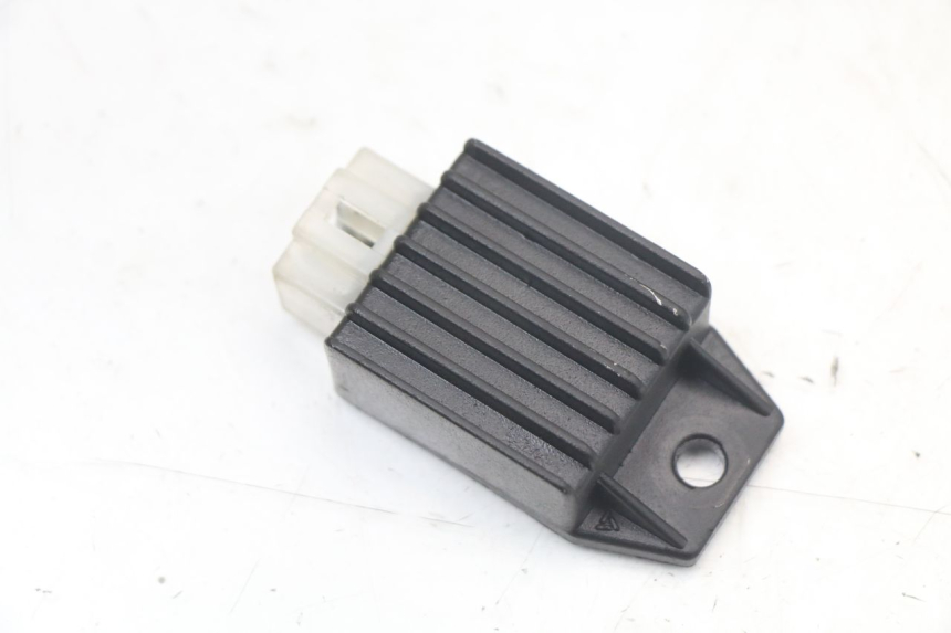 photo de REGULADOR DE CARGA PEUGEOT KISBEE 2T 50 (2010 - 2017) - Detalhe da peça