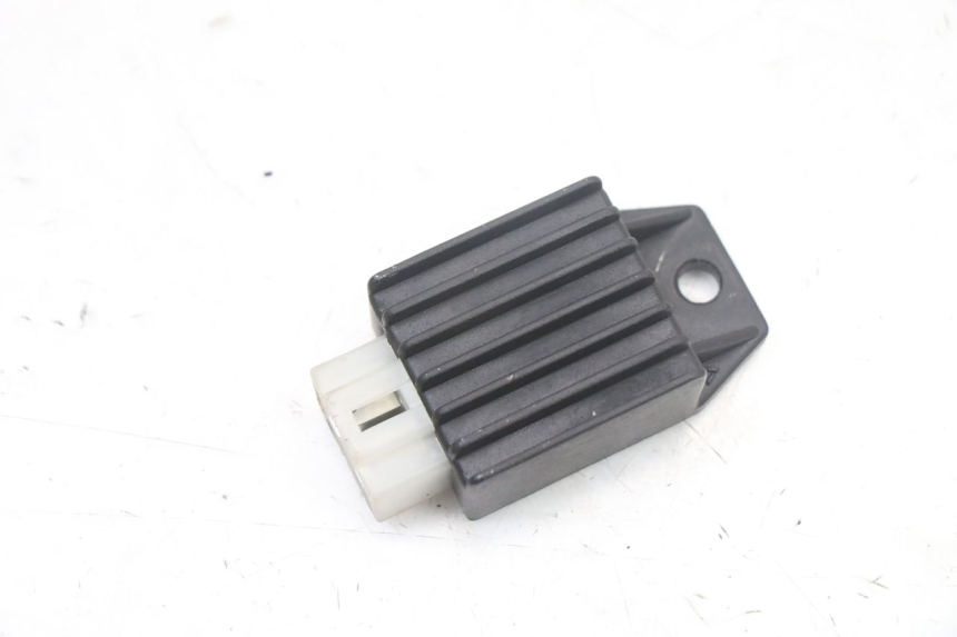 photo de REGULADOR DE CARGA PEUGEOT KISBEE 2T 50 (2010 - 2017) - Detalhe da peça