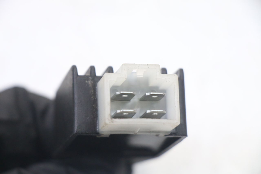 photo de REGULADOR DE CARGA PEUGEOT KISBEE 2T 50 (2010 - 2017) - Zoom do estado de desgaste