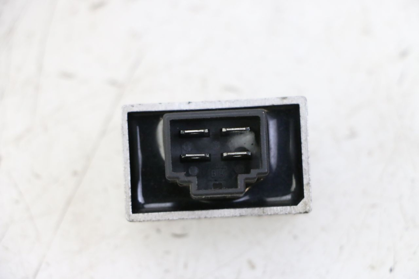 photo de REGULADOR DE CARGA PEUGEOT KISBEE 4T 50 (2010 - 2017) - Outro ângulo de visão