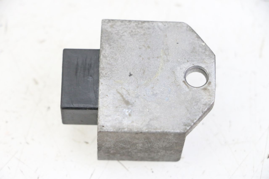 photo de REGULADOR DE CARGA PEUGEOT TWEET 4T 50 (2014 - 2019) - Zoom do estado de desgaste