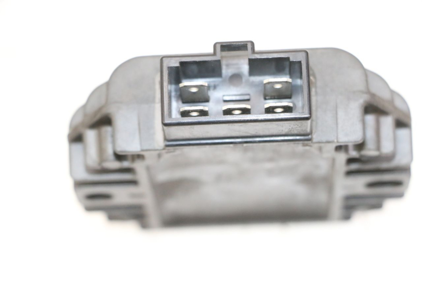 photo de REGULADOR DE CARGA PIAGGIO VESPA LX 150 (2005 - 2013) - Zoom do estado de desgaste