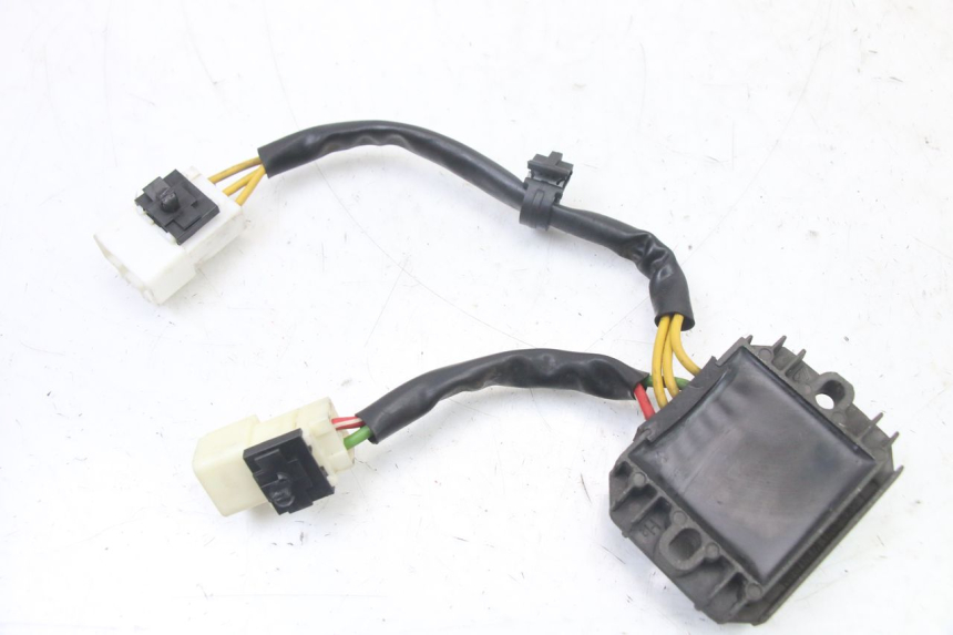 photo de REGULADOR DE CARGA PIAGGIO VESPA LX IE 125 (2010 - 2012) - Zoom do estado de desgaste