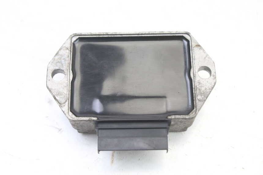 photo de REGULADOR DE CARGA PIAGGIO VESPA S 2T 50 (2007 - 2014) - Outro ângulo de visão