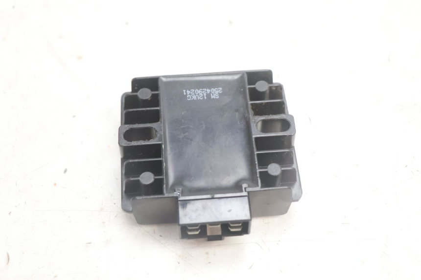 photo de REGULADOR DE CARGA JM MOTORS R-MAX TECH 50 (2024 - 2026) - Outro ângulo de visão