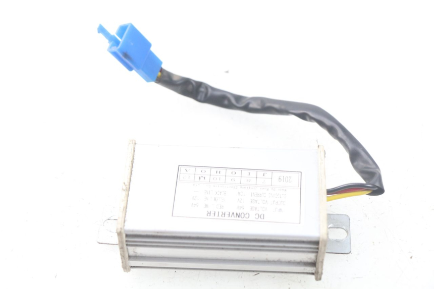 photo de REGULADOR DE CARGA RED ELECTRIC RED E PRO 1 (2017 - 2019) - Outro ângulo de visão