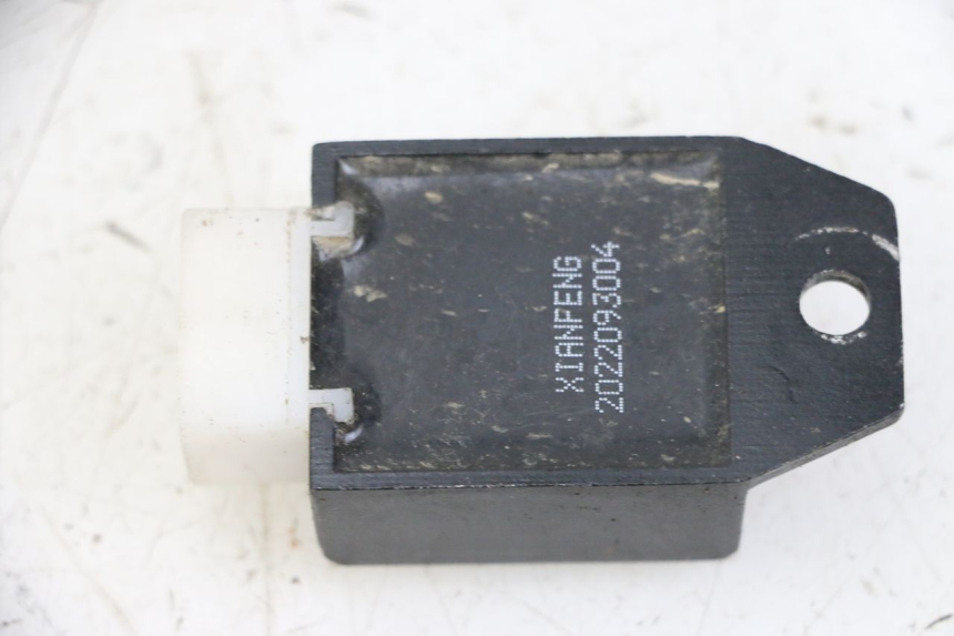 photo de REGULADOR DE CARGA APOLLO RFZ 125 - Outro ângulo de visão