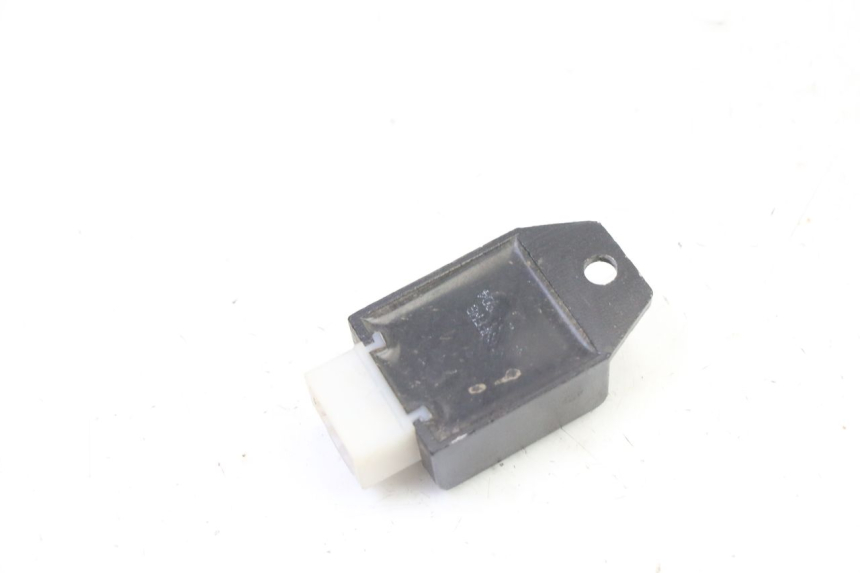 photo de REGULADOR DE CARGA APOLLO RFZ 150 - Zoom do estado de desgaste