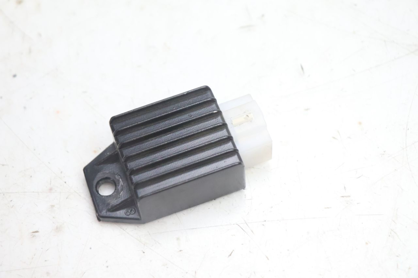 photo de REGULADOR DE CARGA APOLLO RFZ 150 - Detalhe da peça