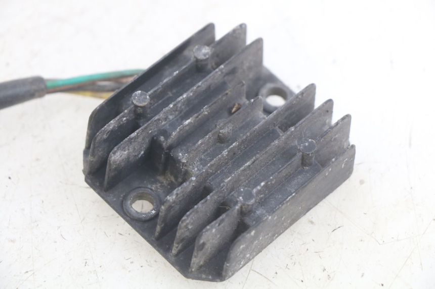 photo de REGULADOR DE CARGA YAMASAKI ROADSTER 50 (2013 - 2018) - Ampliação técnica