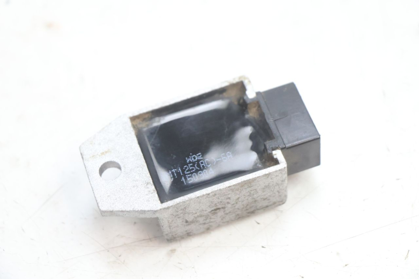 photo de REGULADOR DE CARGA YAMASAKI ROADSTER 50 (2013 - 2018) - Outro ângulo de visão