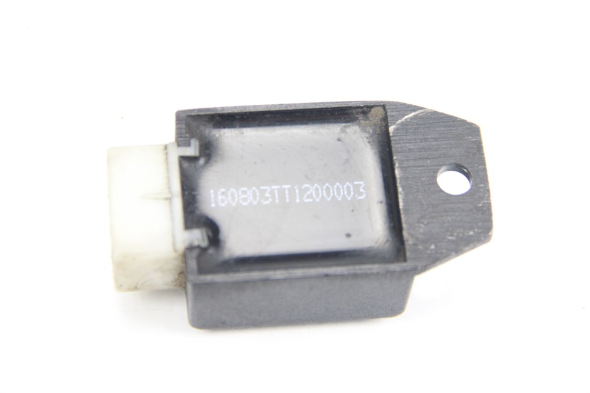 photo de REGULADOR DE CARGA TNT MOTOR ROMA 10' 2T 50 (2011 - 2018) - Zoom do estado de desgaste