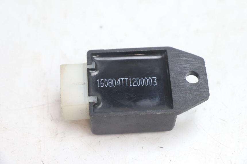 photo de REGULADOR DE CARGA TNT MOTOR ROMA 10' 2T 50 (2011 - 2018) - Outro ângulo de visão