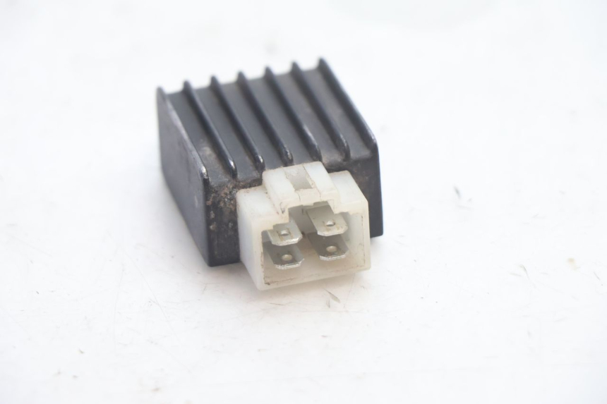 photo de REGULADOR DE CARGA TNT MOTOR ROMA 10' 2T 50 (2011 - 2018) - Zoom do estado de desgaste