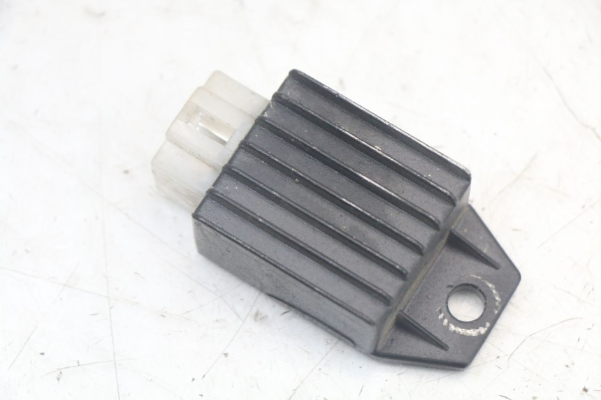 photo de REGULADOR DE CARGA TNT MOTOR ROMA 10' 4T 50 (2007 - 2018) - Zoom do estado de desgaste