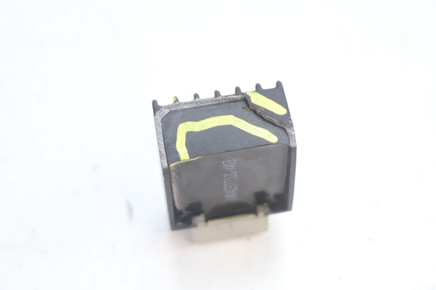photo de REGULADOR DE CARGA TNT MOTOR ROMA 12' 2T 50 (2007 - 2018) - Outro ângulo de visão