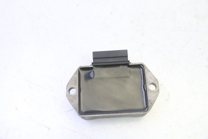 photo de REGULADOR DE CARGA GILERA RUNNER SP 50 (2009 - 2017) - Outro ângulo de visão