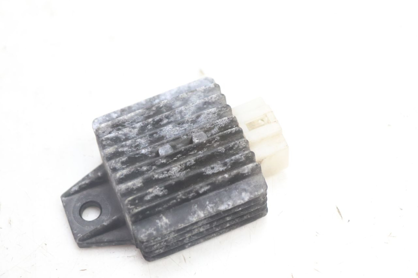 photo de REGULADOR DE CARGA KEEWAY RY6 2T 50 (2011 - 2019) - Detalhe da peça
