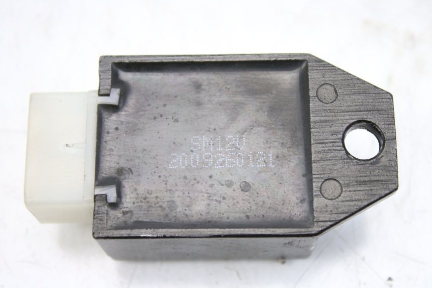 photo de REGULADOR DE CARGA JM MOTORS SANTANA 50 (2014 - 2023) - Outro ângulo de visão