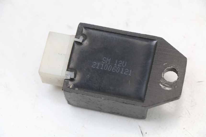 photo de REGULADOR DE CARGA JM MOTORS SANTANA 50 (2014 - 2023) - Outro ângulo de visão