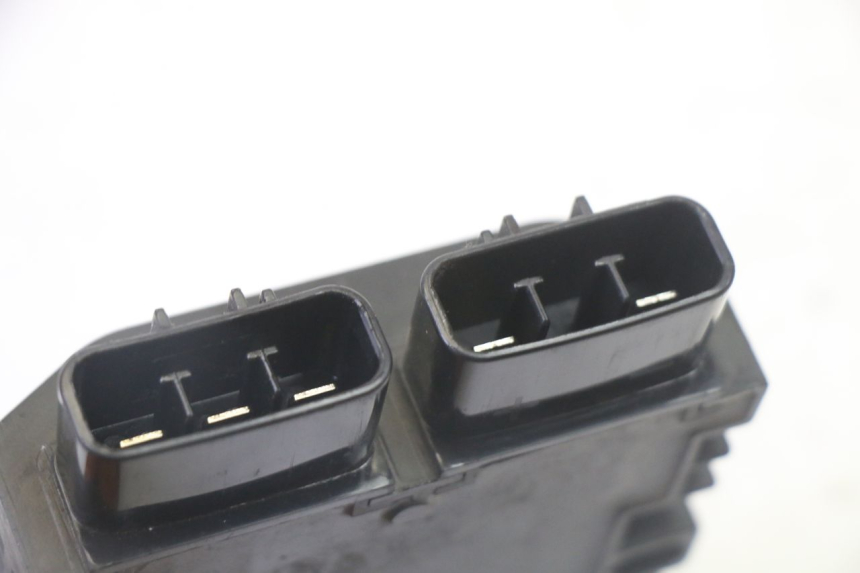 photo de REGULADOR DE CARGA PEUGEOT SATELIS 125 (2013 - 2018) - Zoom do estado de desgaste