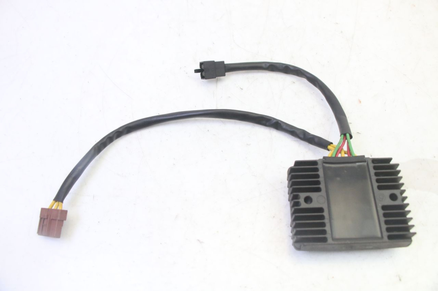photo de REGULADOR DE CARGA PEUGEOT SATELIS 125 (2006 - 2009) - Zoom do estado de desgaste