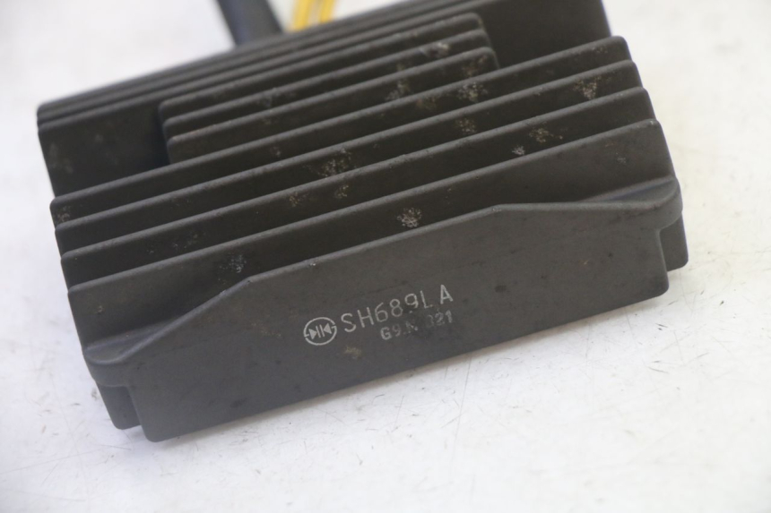photo de REGULADOR DE CARGA PEUGEOT SATELIS 125 (2006 - 2009) - Ampliação técnica