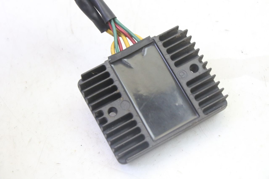 photo de REGULADOR DE CARGA PEUGEOT SATELIS 125 (2013 - 2018) - Ampliação técnica