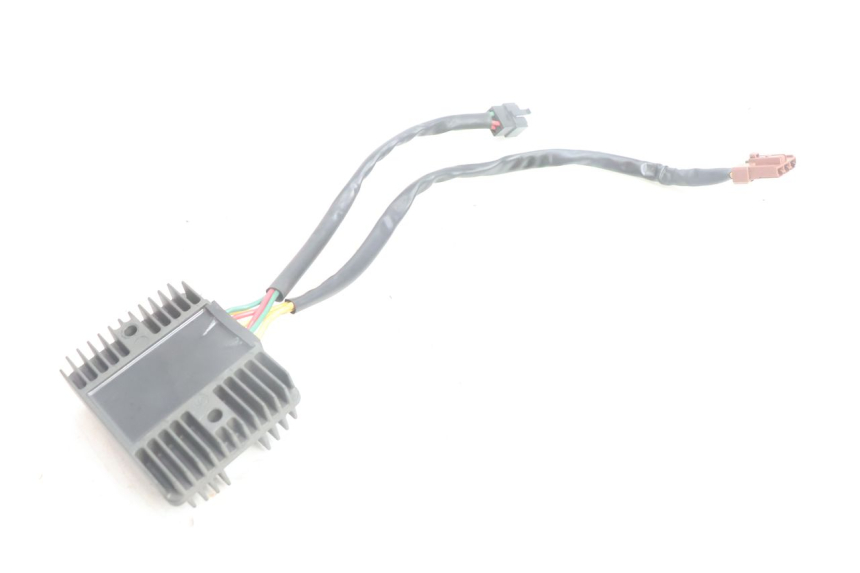photo de REGULADOR DE CARGA PEUGEOT SATELIS 125 (2006 - 2009) - Outro ângulo de visão