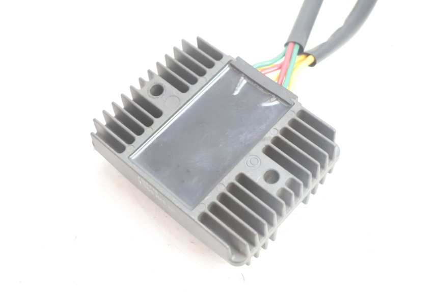 photo de REGULADOR DE CARGA PEUGEOT SATELIS 125 (2006 - 2009) - Ampliação técnica
