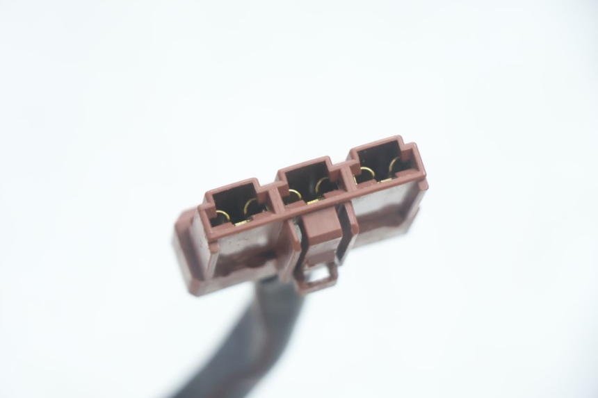 photo de REGULADOR DE CARGA PEUGEOT SATELIS 125 (2013 - 2018) - Pontos de fixação