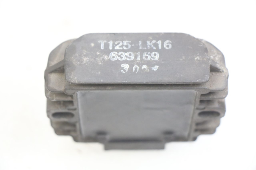 photo de REGULADOR DE CARGA APRILIA SCARABEO LIGHT 125 (2007 - 2011) - Detalhe da peça