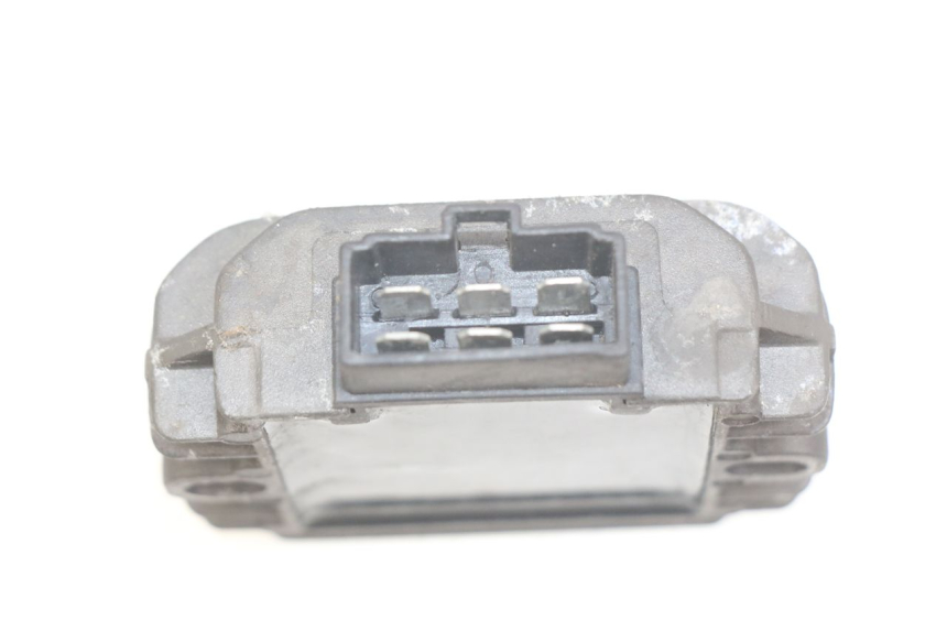photo de REGULADOR DE CARGA APRILIA SCARABEO LIGHT 125 (2007 - 2011) - Zoom do estado de desgaste