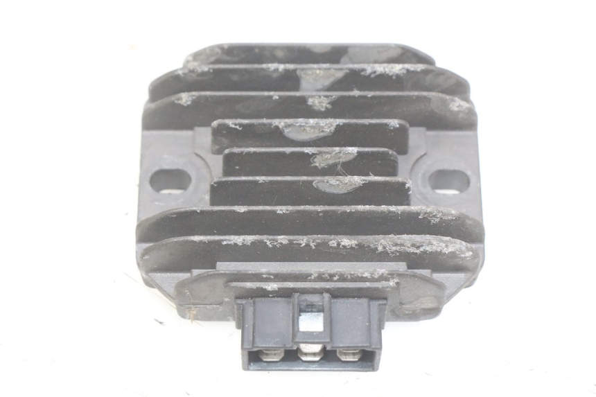 photo de REGULADOR DE CARGA APRILIA SCARABEO LIGHT 125 (2007 - 2011) - Outro ângulo de visão