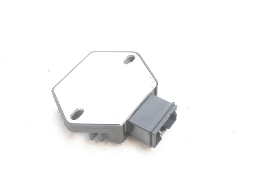 photo de REGULADOR DE CARGA HONDA SH 125 (2001 - 2003) - Zoom do estado de desgaste