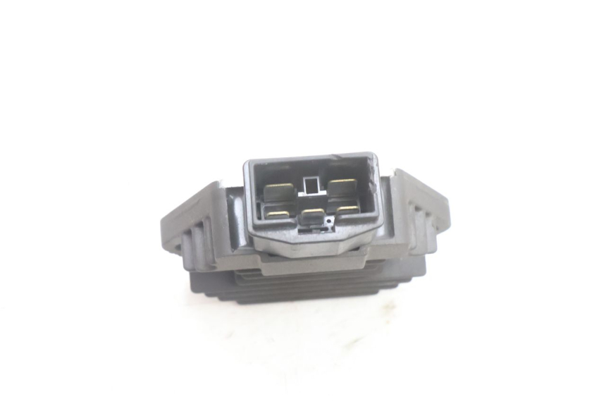 photo de REGULADOR DE CARGA HONDA SH 125 (2001 - 2003) - Outro ângulo de visão