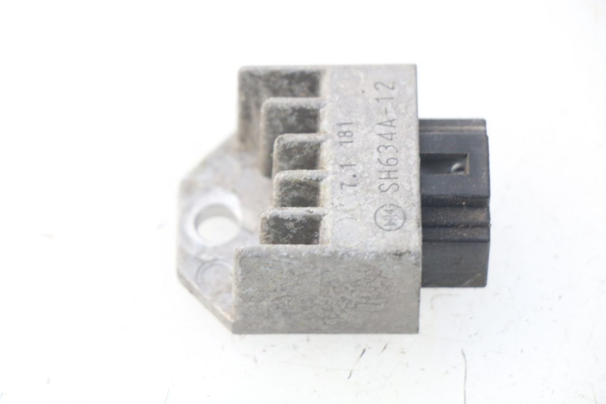 photo de REGULADOR DE CARGA HONDA SJ BALI 50 (1996 - 1999) - Outro ângulo de visão