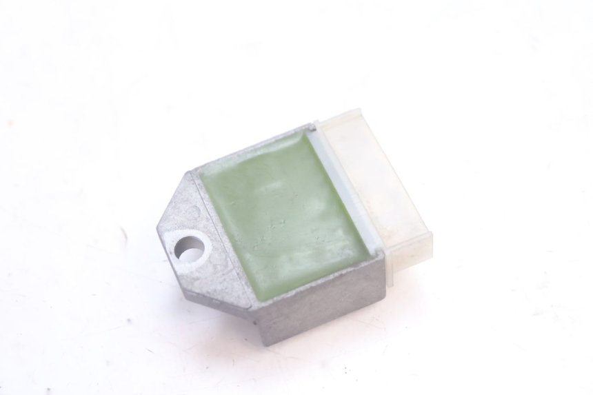 photo de REGULADOR DE CARGA YAMAHA SLIDER 50 (1999 - 2004) - Outro ângulo de visão