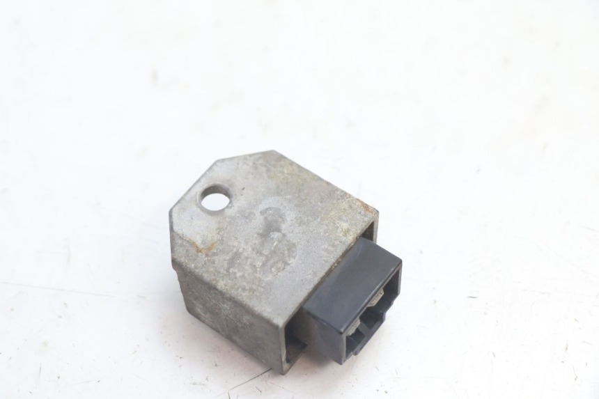 photo de REGULADOR DE CARGA PEUGEOT SPEEDFIGHT LC 50 (1996 - 2002) - Zoom do estado de desgaste