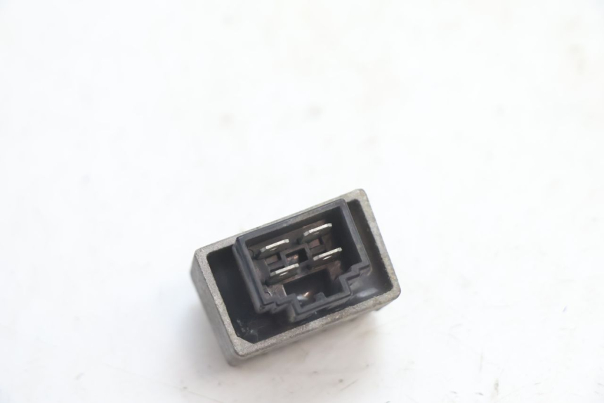 photo de REGULADOR DE CARGA PEUGEOT SPEEDFIGHT LC 50 (1996 - 2002) - Outro ângulo de visão