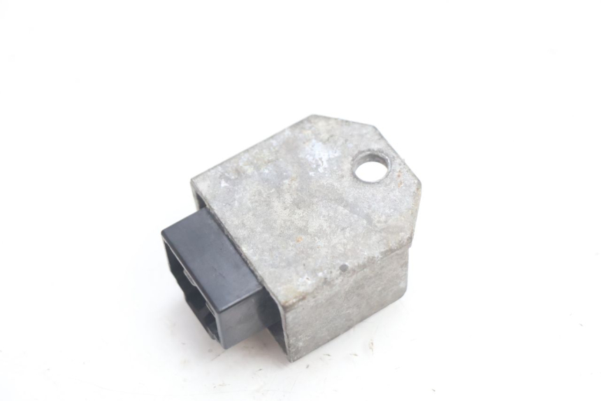photo de REGULADOR DE CARGA PEUGEOT SPEEDFIGHT LC 50 (1996 - 2002) - Outro ângulo de visão